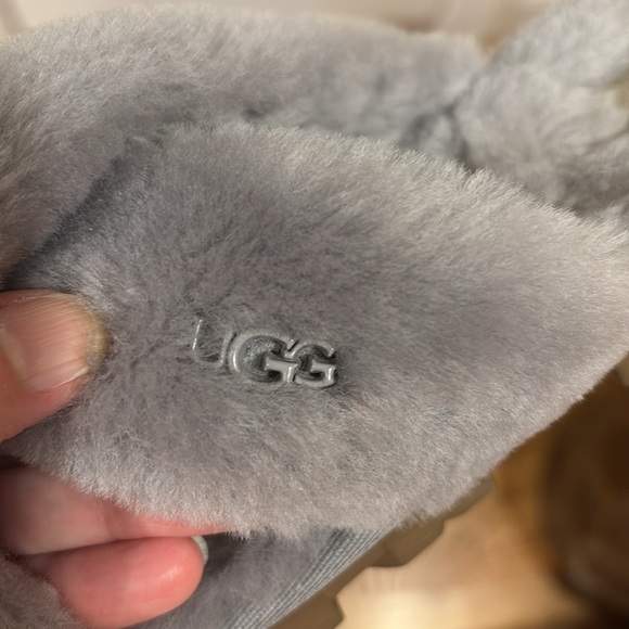 UGG Women's Crisscross Slippers - Picture 6 of 9